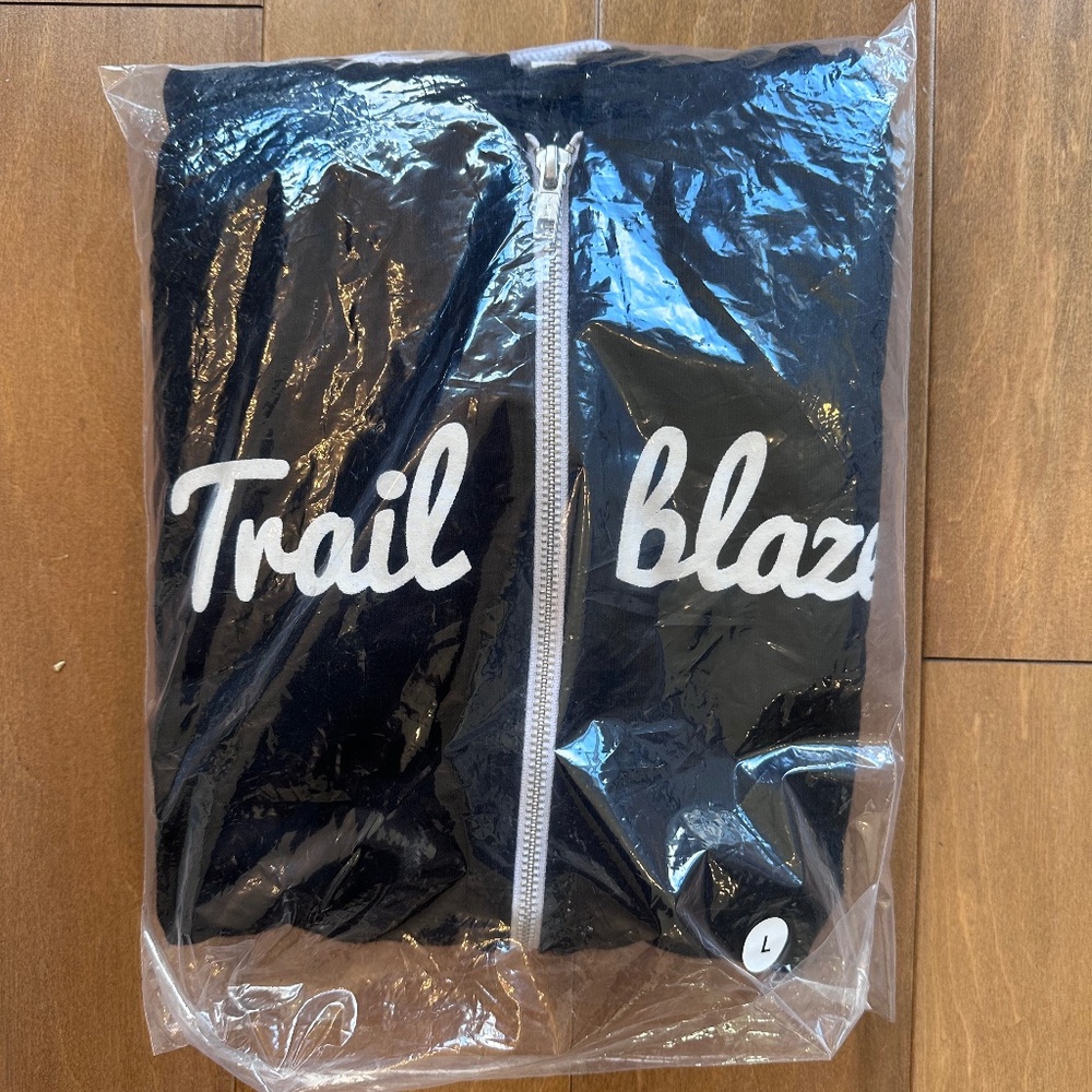 NIP Salesforce Trailblazer sweatshirt sz L